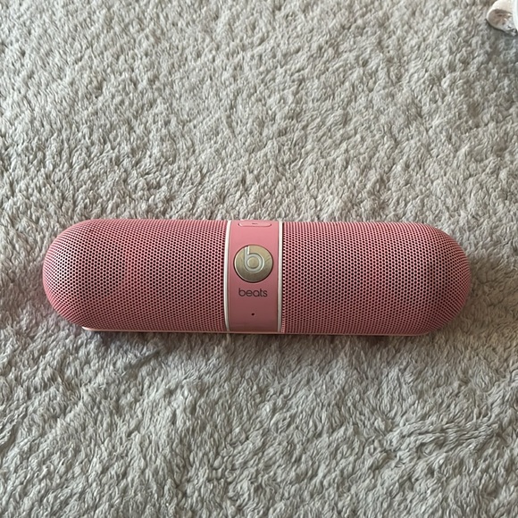 Nicki Minaj X Beats PINK beats pill - Picture 2 of 3